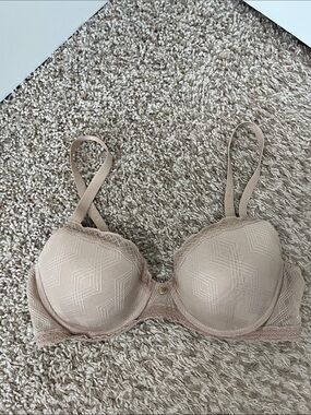Natori Everyday Creme Lace Underwire Bra — Soft Support - Size 32B